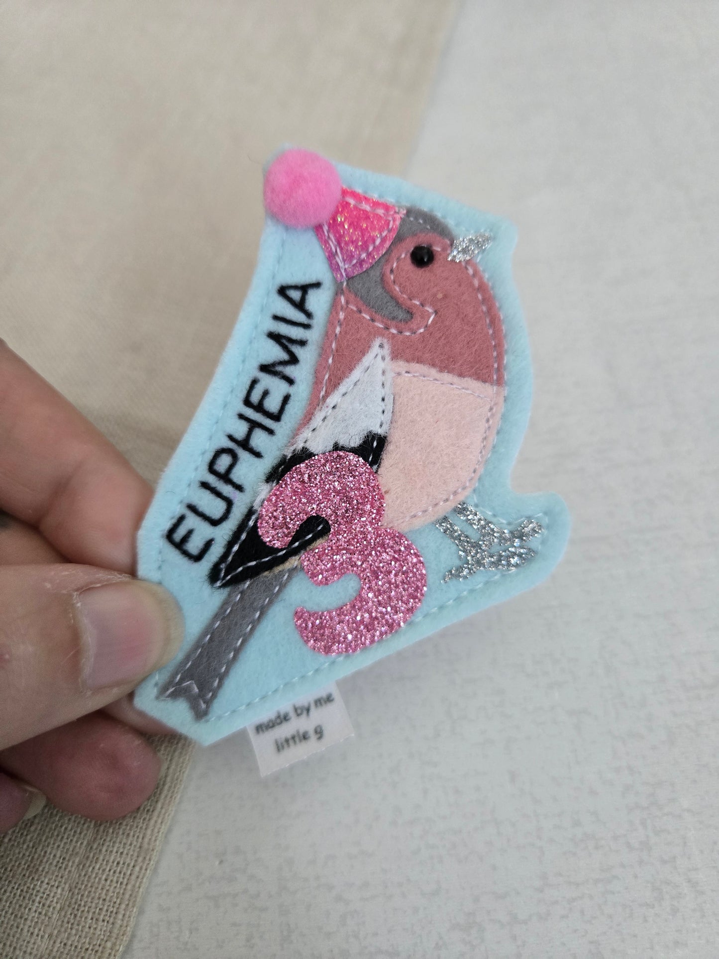 Garden birds birthday badge