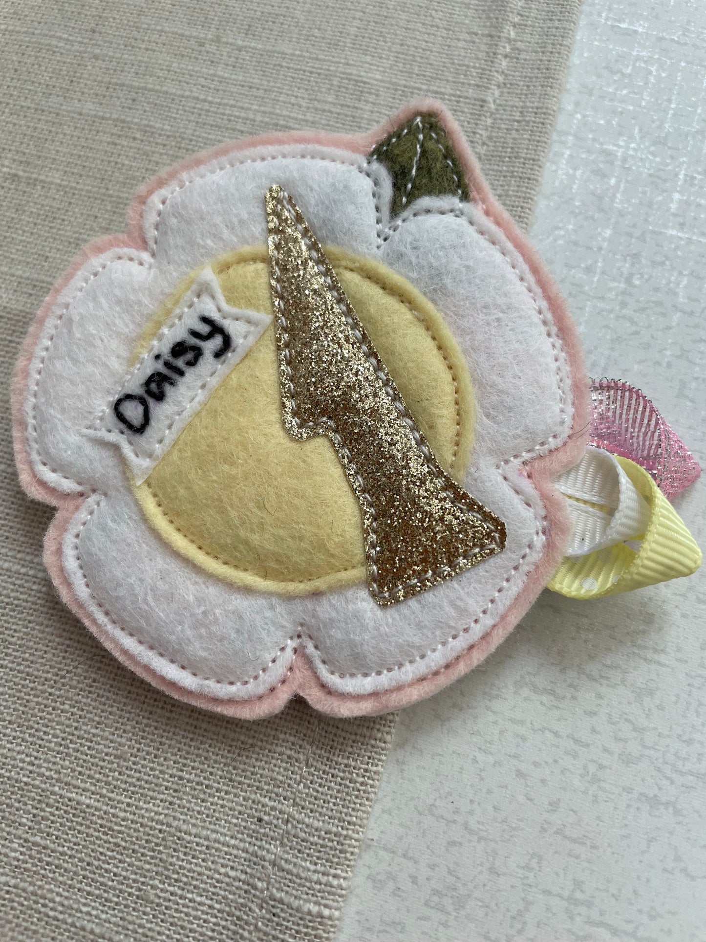 Custom personalised flower age birthday badge rosette, birthday badge, personalised birthday badge