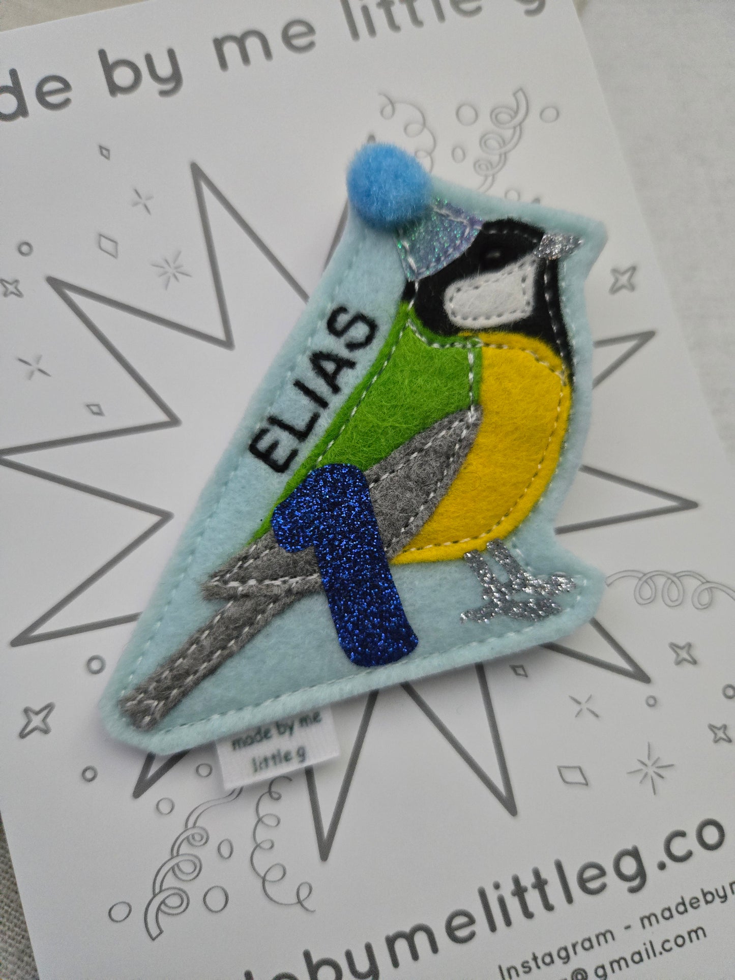 Garden birds birthday badge