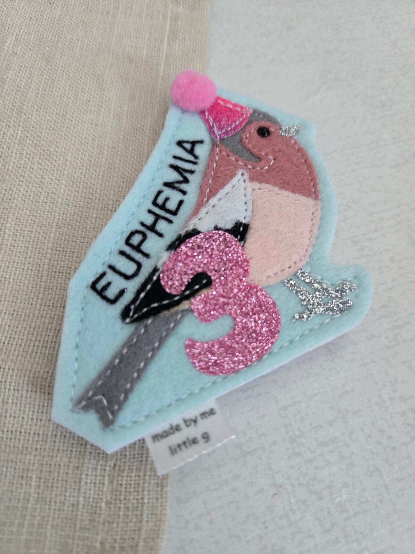 Garden birds birthday badge
