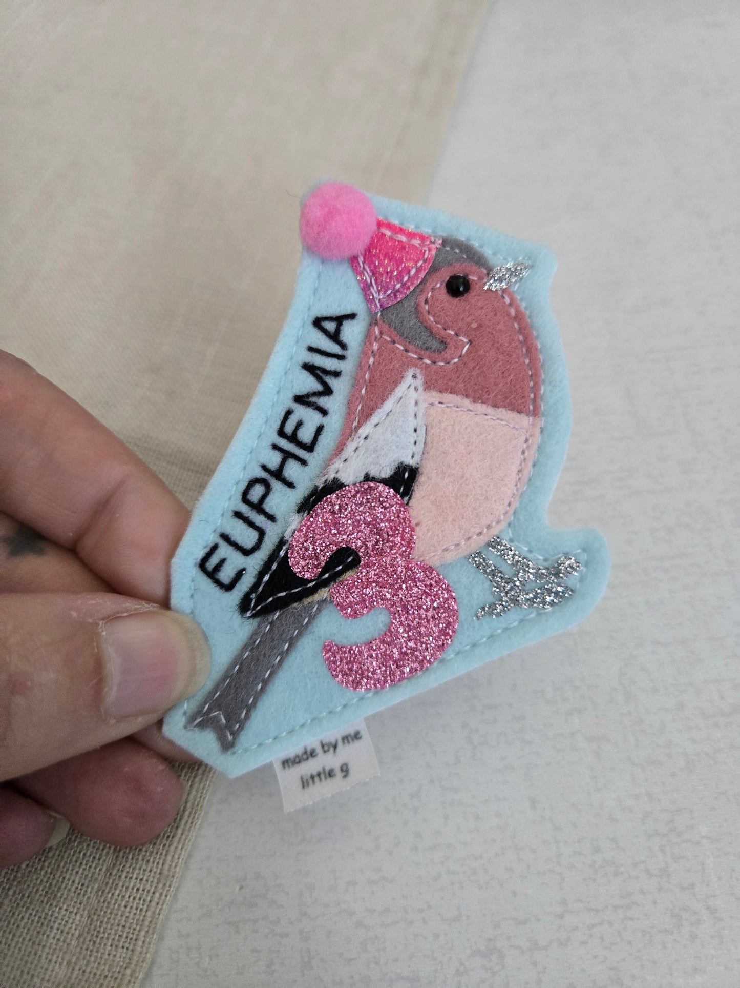 Garden birds birthday badge